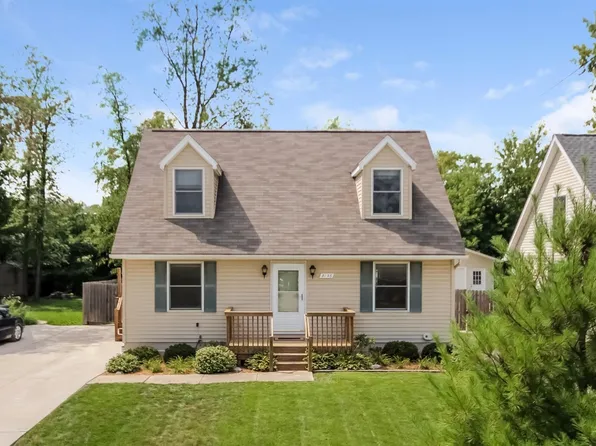 3136 Cherry Tree La, Ann Arbor, MI 48108