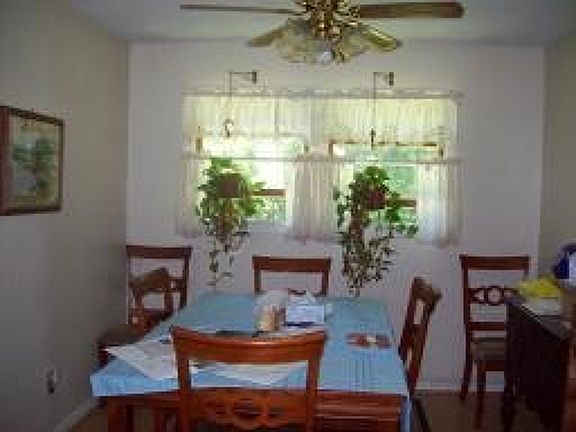5th image of 52 Glenbrook Dr