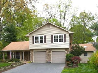 2607 Oakledge Ct, Vienna, VA 22181