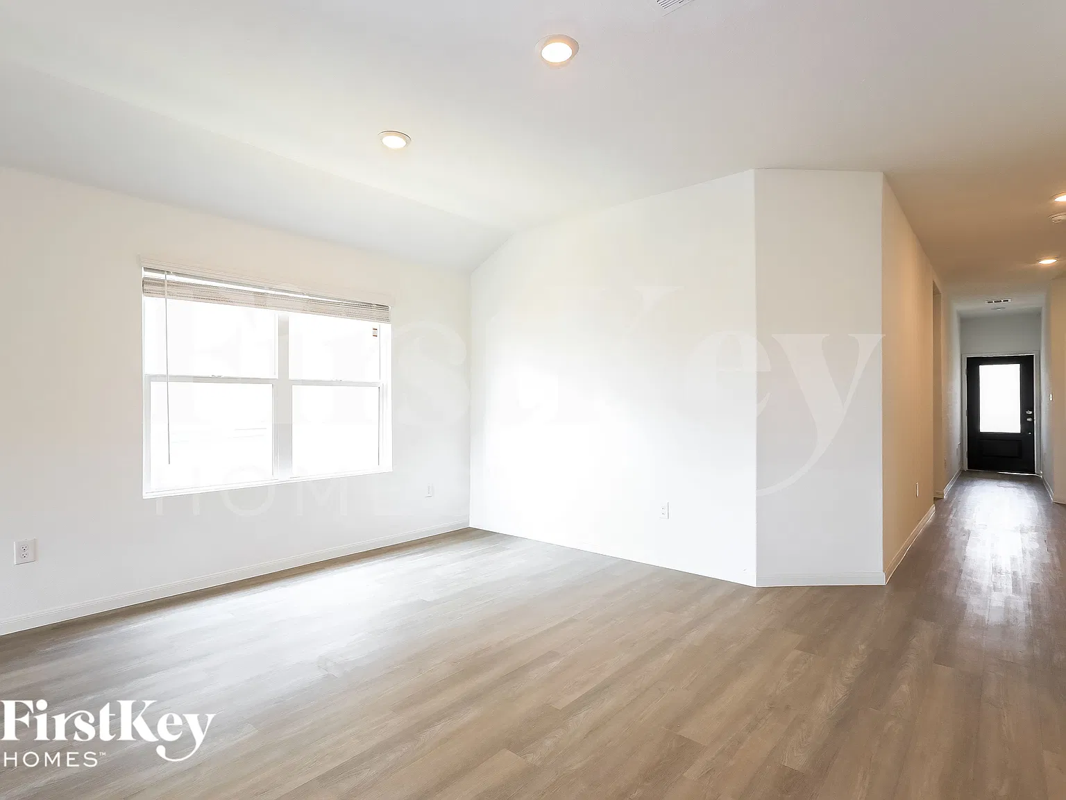 4 bed, 4.0 bath, 1966 sqft, $1,890 — Photo 4