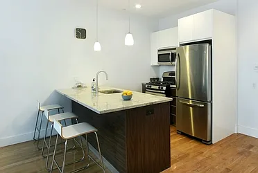 Rented by Chana Ofek, LREB