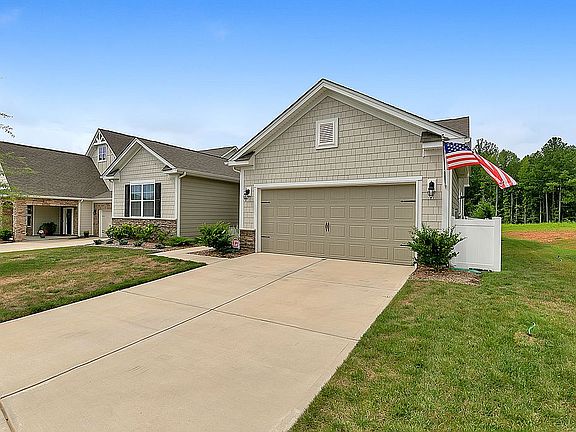 2nd image of 121 Carolina Ash Ln