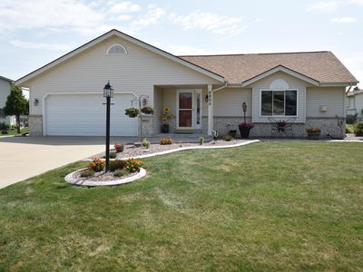 8805 S Clover Cir, Oak Creek, WI, 53154
