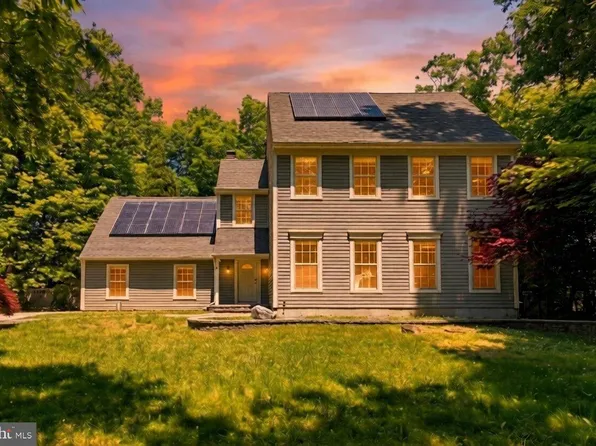 41 Farmhouse Ln, Voorhees, NJ 08043