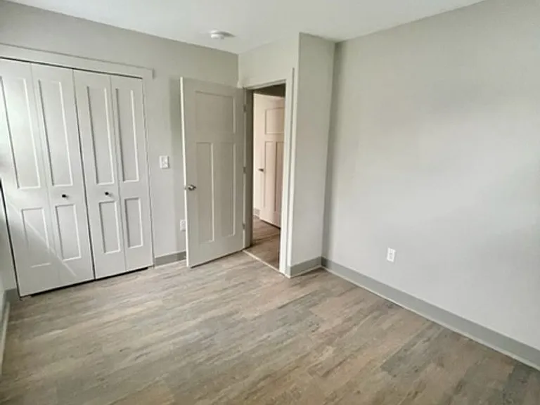 1304 Hawthorne St — Photo 12