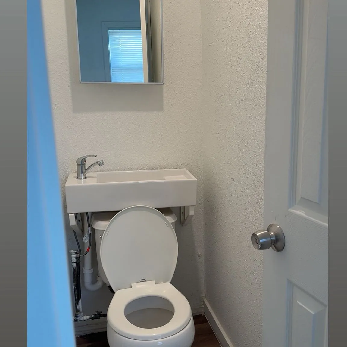3 bed, 2.5 bath, 900 sqft, $2,200 — Photo 3
