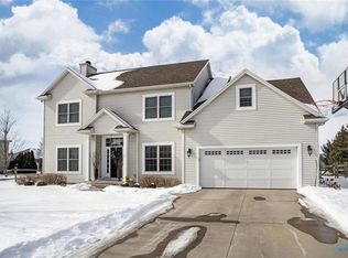 688 Prairie Rose Dr, Perrysburg, OH