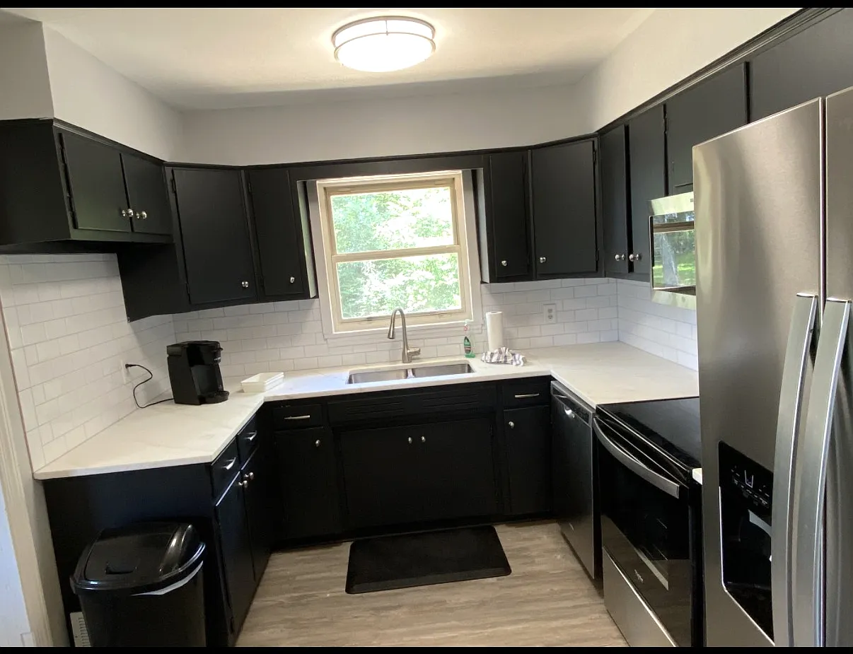 3 bed, 1410 sqft, $2,650 — Photo 3