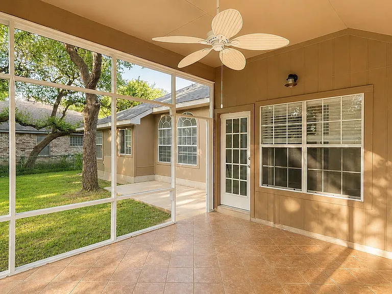 306 N Mount Rushmore Dr — Photo 2