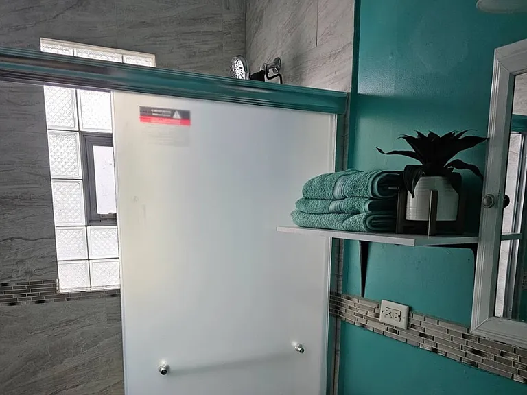 2600 Commercial Ave #1B — Photo 3