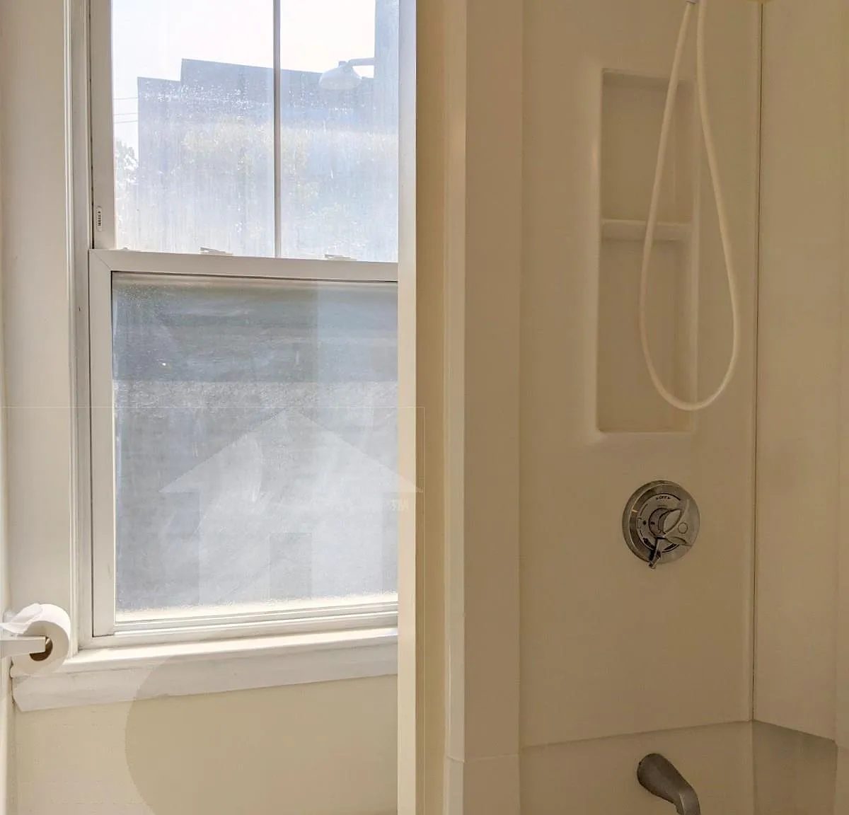 2 bed, 800 sqft, $3,300 — Photo 2