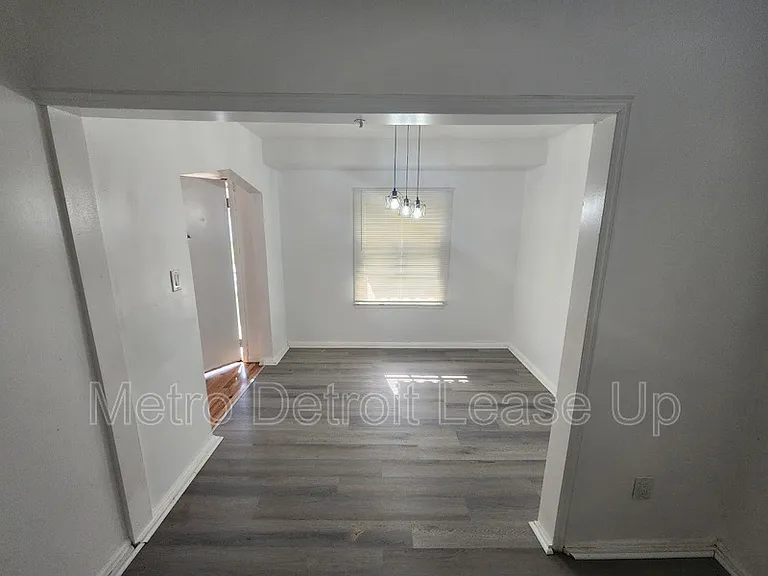 20110 Northlawn St #20110 — Photo 8