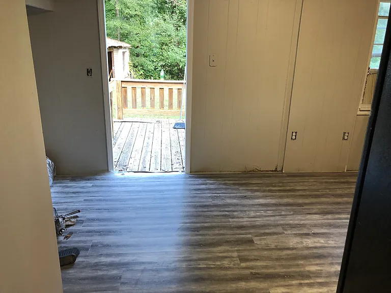 200 Village Pl — Photo 6