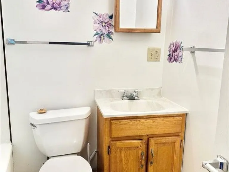61 Jones Ave #4 — Photo 7