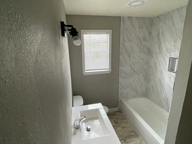 512 Libby Ln — Photo 12