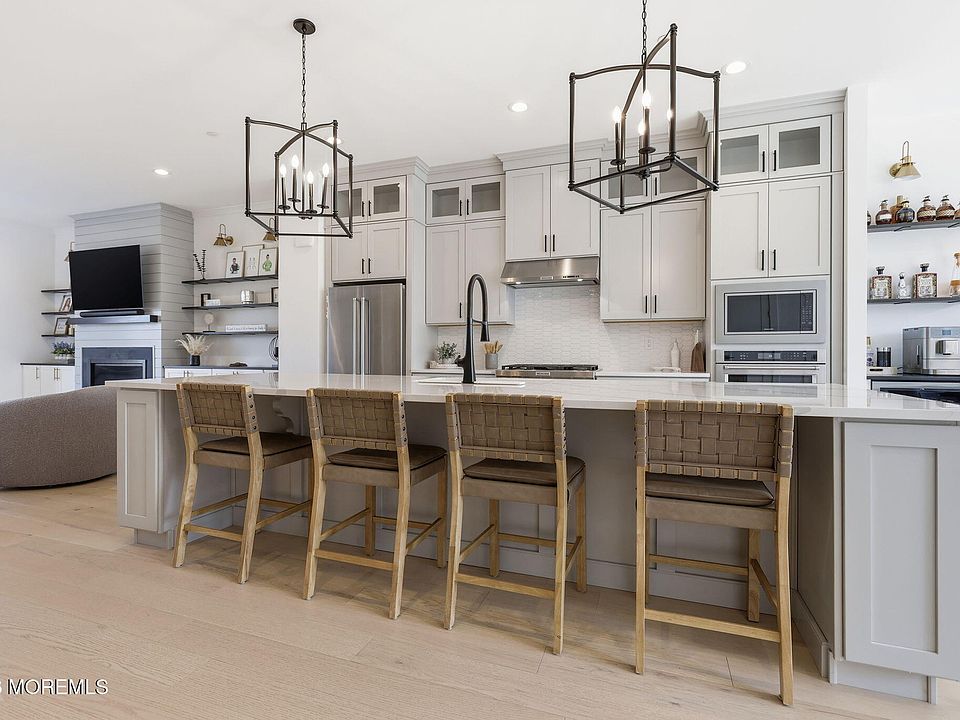 1st image of 6 Linder Court #189
