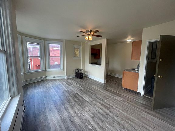 5th image of 349 N 7th St APT 7