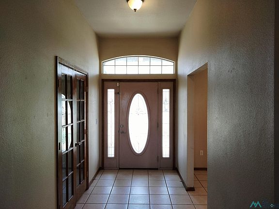 4th image of 1820 Arbor Dr