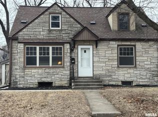 12 Blackhawk Hills Dr, Rock Island, IL 61201
