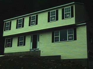 13 Schoolhouse Hl, Newtown, CT 06482