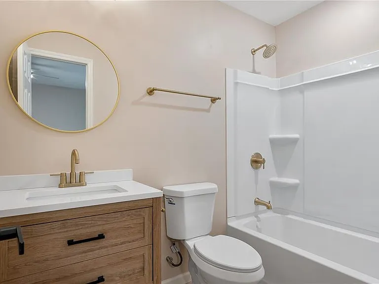 504 Piedmont Ave — Photo 18