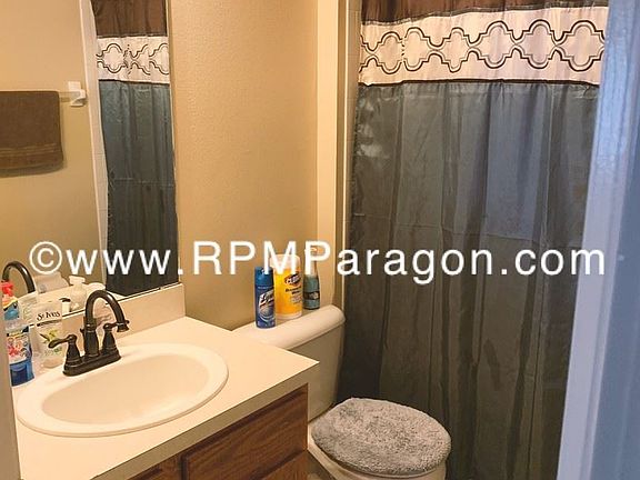 2nd image of 1920 Samantha Ln