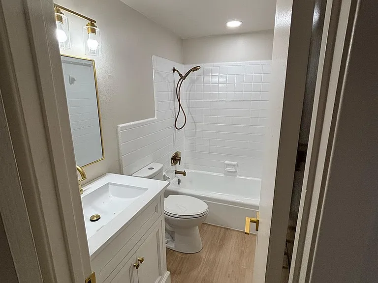 525 W Houston St #525 — Photo 2
