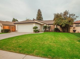 5210 Sunlight Ct, Bakersfield, CA 93313