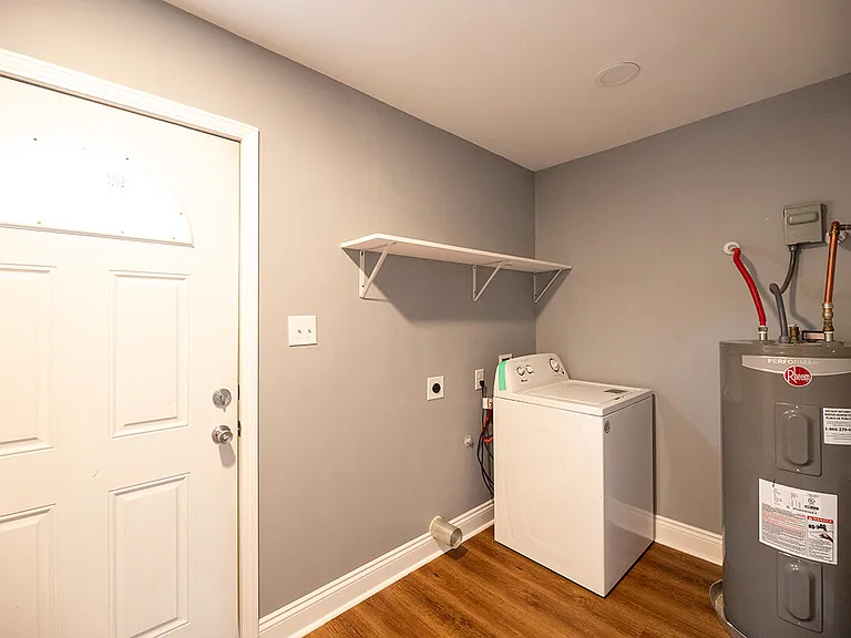 2301-LILLY-STREET-laundry_02112025