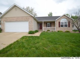 2041 Pinehurst Way, Maryville, IL 62062