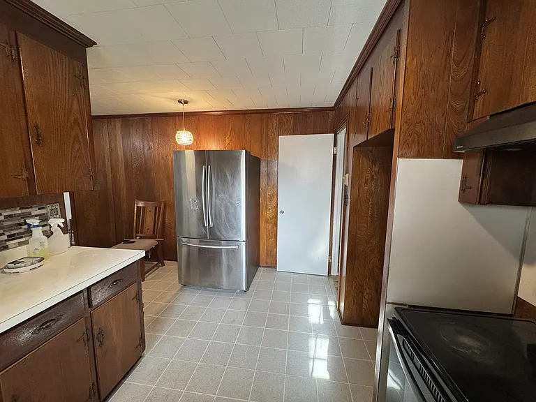 408 E Simmons Ave — Photo 6