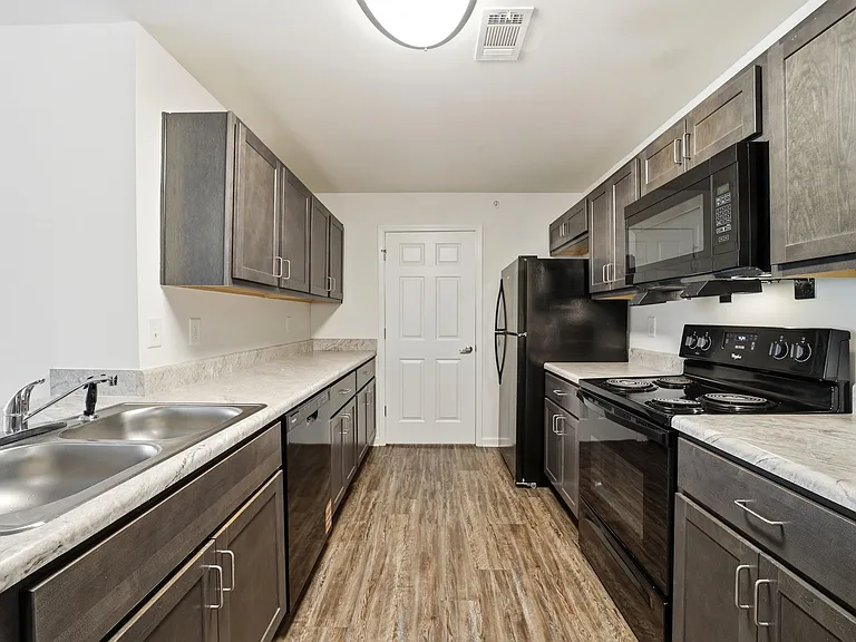 Crescent Villas — Photo 27