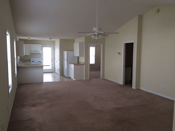 4th image of 2531-A East St