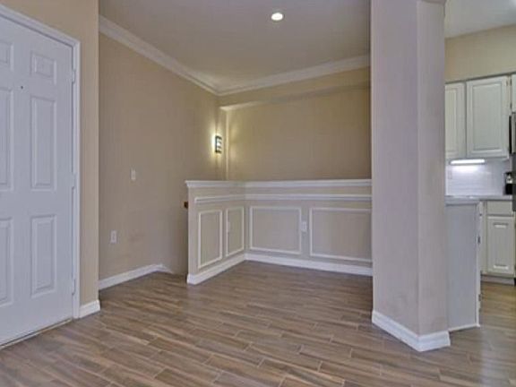 5th image of 2210 Bay Club Cir #2210