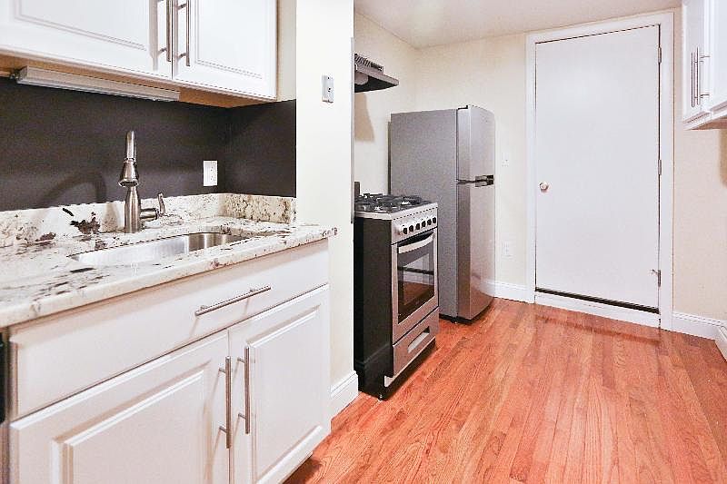 2nd image of 238 Everett St #1C