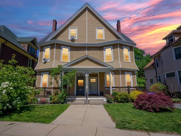 287 Walnut Ave, Roxbury, MA 02119