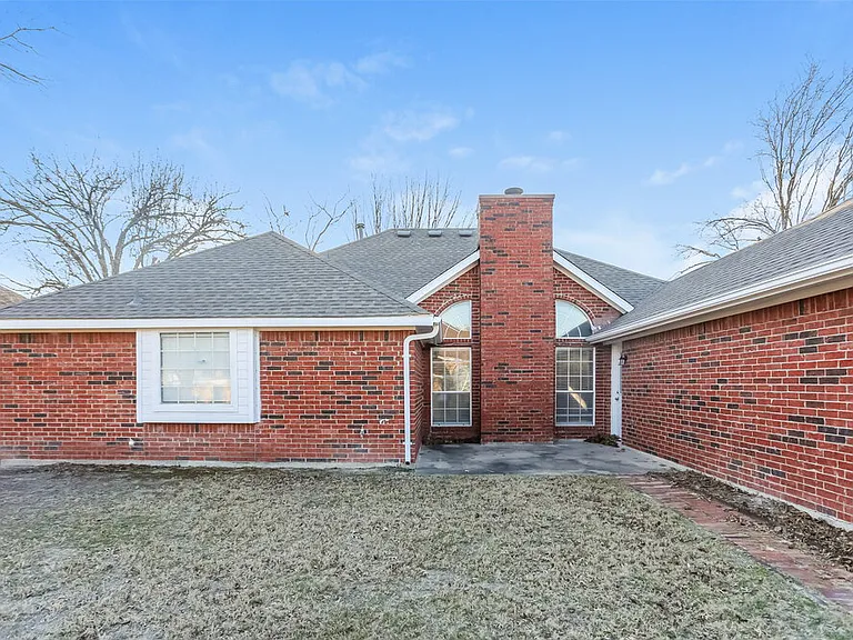 708 Brees Dr — Photo 16