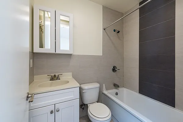 Rented by Nooklyn NYC LLC | media 30
