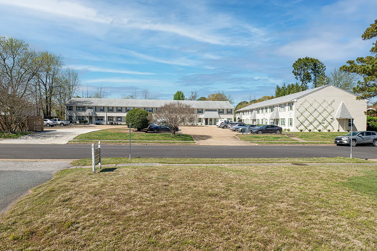 Building Photo - Meadow Brook Terrace