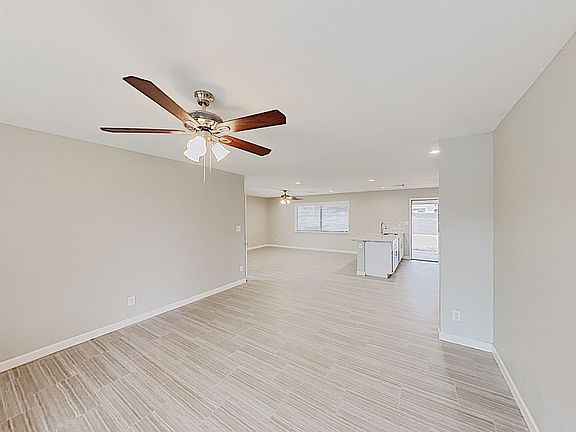 4th image of 1239 E Broadmor Dr