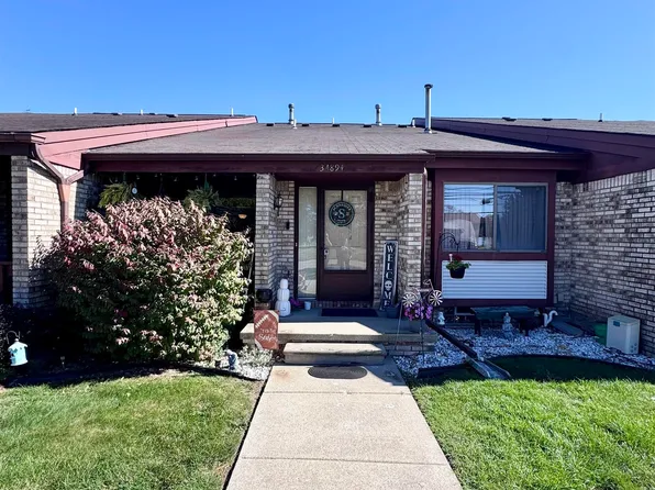 34894 Mercer Ln, Fraser, MI 48026