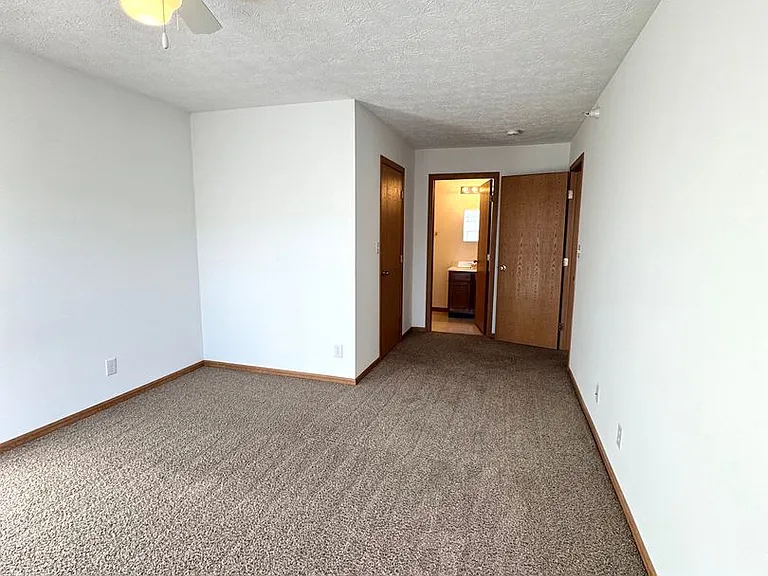 Southern Winds Apartments — Photo 28