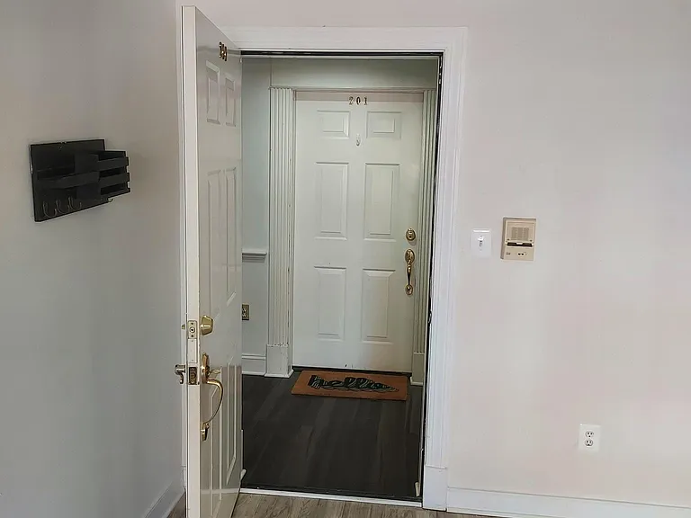 610 Madison St #200 — Photo 8