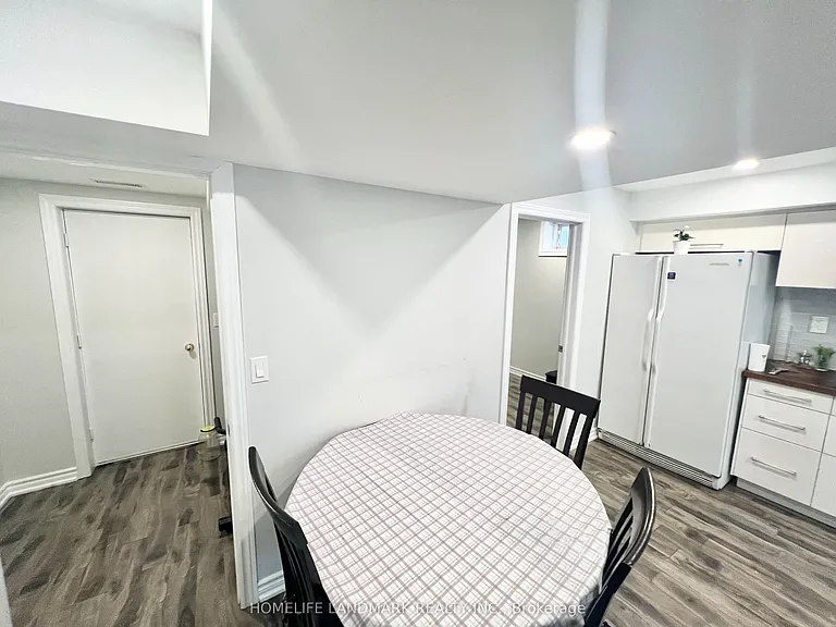 18 Fountain Ct — Photo 6