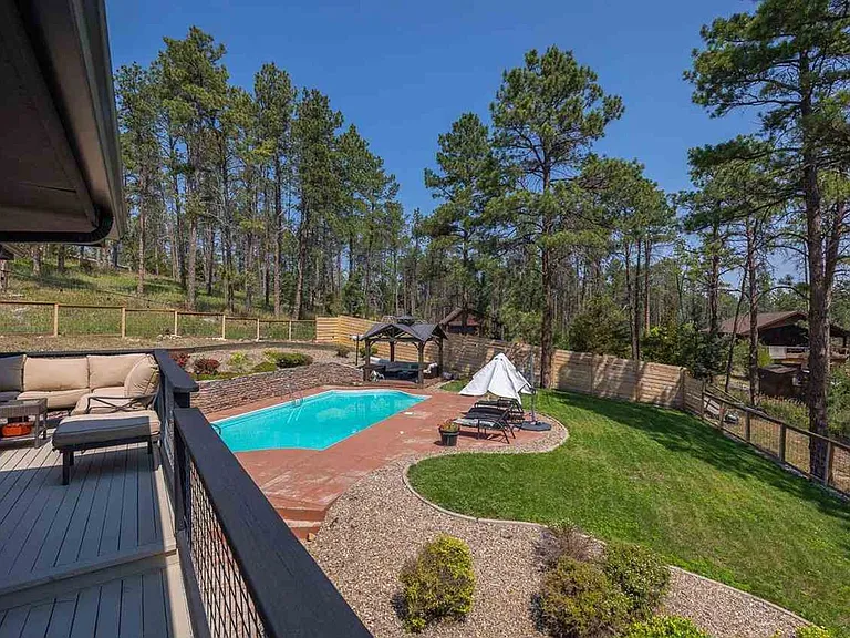 4811 Cliff Dr — Photo 3