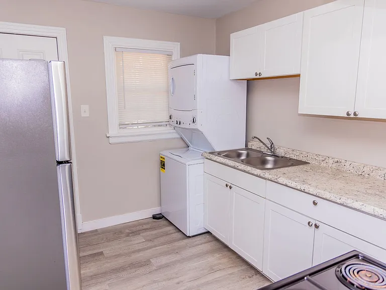 1405 Winder St — Photo 2
