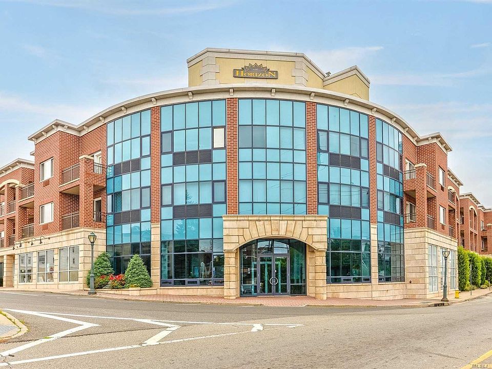 Horizon apartment complex (Main Entrance)