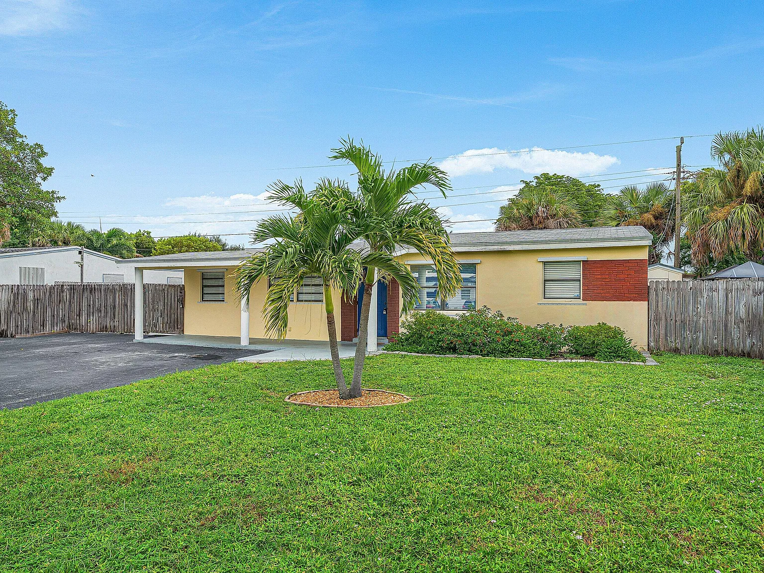 3 bed, 2.0 bath, 1356 sqft, $3,400 — Photo 3
