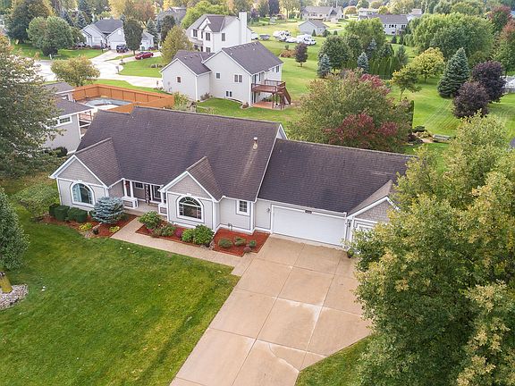 3rd image of 9288 Garden View Dr