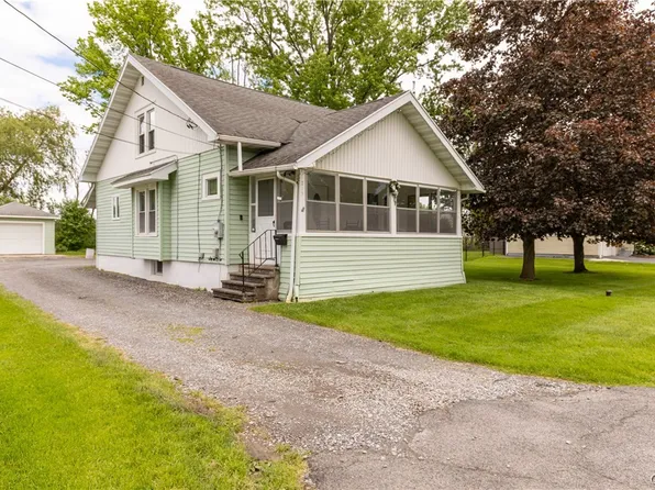 213 7th St, Liverpool, NY 13088